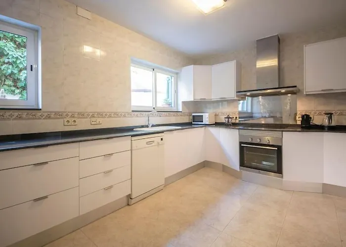 Cambera 10 Minutos De Playa Andando Muy Comoda Area Tranquila Βίλα