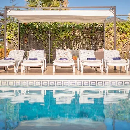 Cambera 10 Minutos De Playa Andando Muy Comoda Area Tranquila וילה