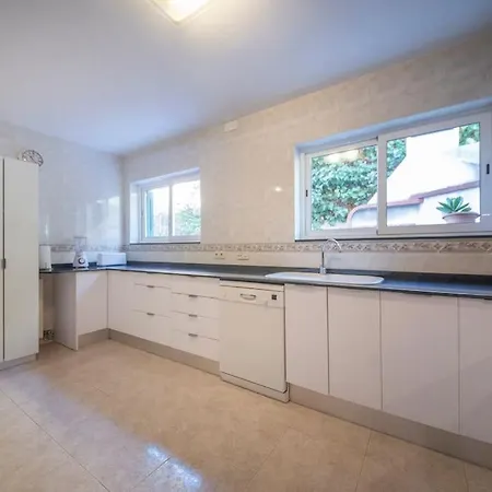 Cambera 10 Minutos De Playa Andando Muy Comoda Area Tranquila 别墅 *