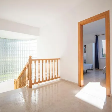 Cambera 10 Minutos De Playa Andando Muy Comoda Area Tranquila וילה