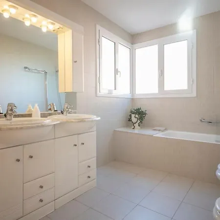 Cambera 10 Minutos De Playa Andando Muy Comoda Area Tranquila *