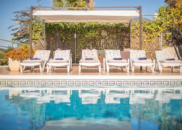 Cambera 10 Minutos De Playa Andando Muy Comoda Area Tranquila Villa